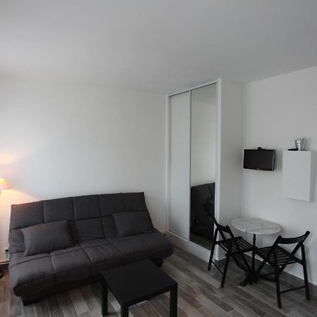 Studio Meuble Apartment Paris Room photo